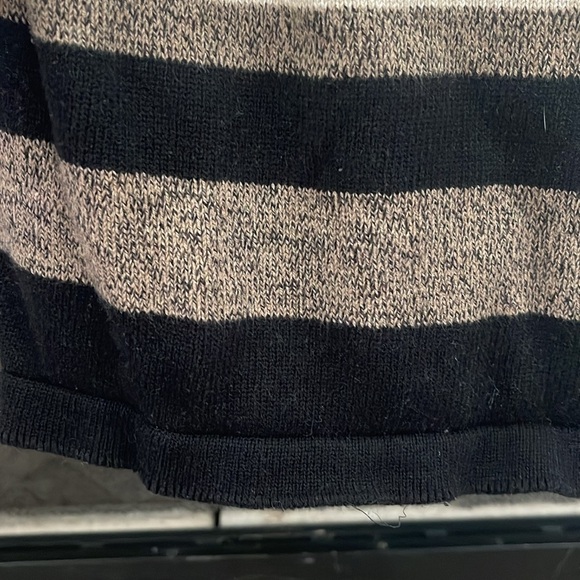 Karen Scott tan, cream and black striped sweater with gold zipper detail. OX - Picture 7 of 9